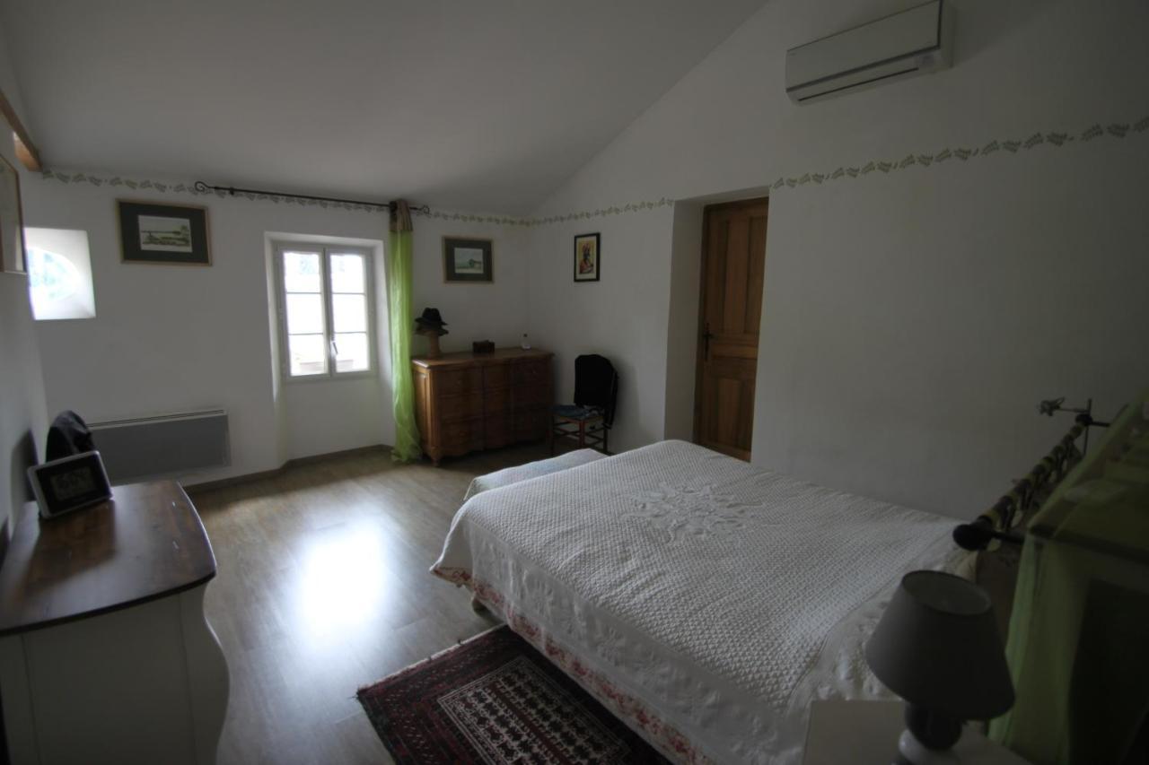 Amour Provence Seguret Luaran gambar