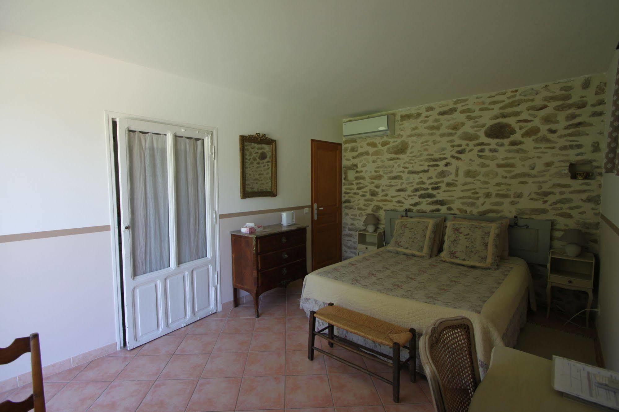 Amour Provence Seguret Luaran gambar