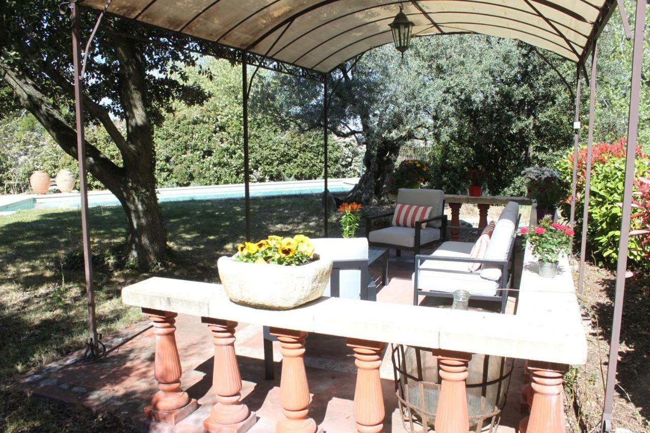 Amour Provence Seguret Luaran gambar